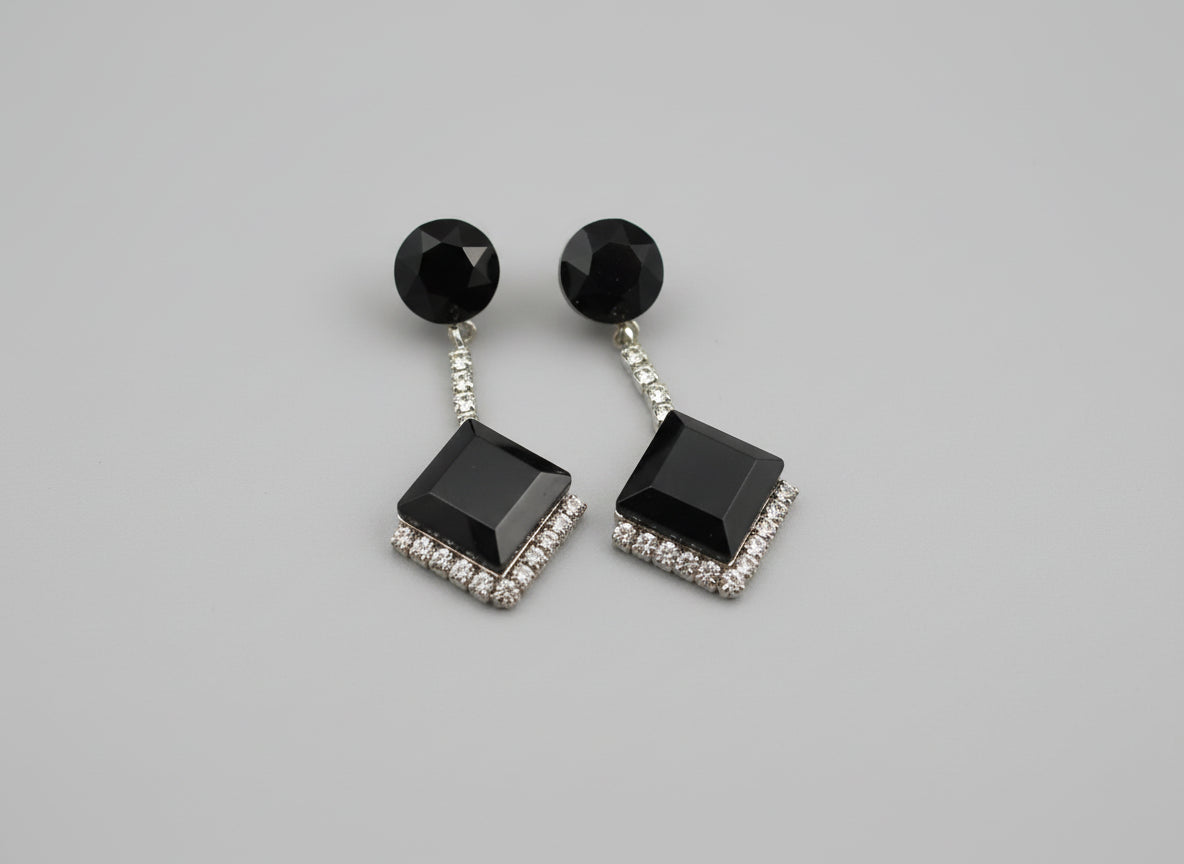 Black geometric Stud