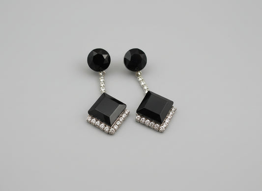 Black geometric Stud